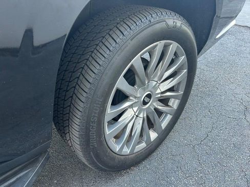 Used 2023 Cadillac Escalade ESV Premium Luxury image 23