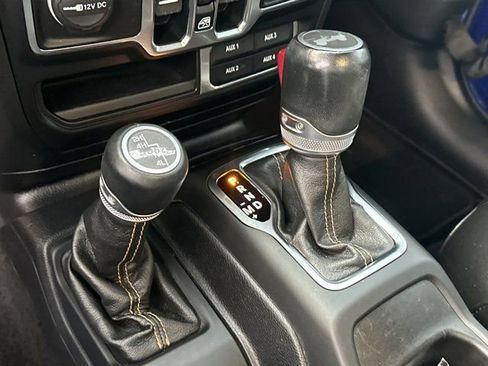 Used 2020 Jeep Wrangler Unlimited Sahara image 35