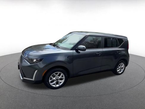 Used 2025 Kia Soul LX w/ LX Technology Package FWD image 8
