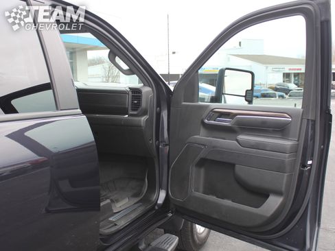 Certified 2024 Chevrolet Silverado 3500 LT w/ Convenience Package image 27