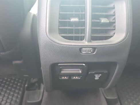 Used 2019 Jeep Cherokee Trailhawk w/ Comfort/Convenience Group AWD/4WD image 22