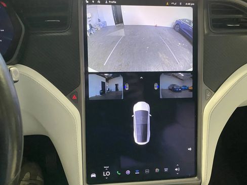 Used 2018 Tesla Model X 75D image 16