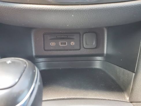 Used 2019 Chevrolet Equinox LT FWD image 31
