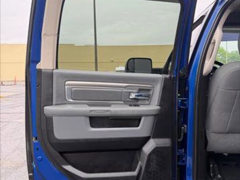 Used 2018 RAM 2500 SLT image 19