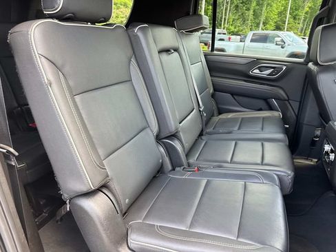 Used 2024 GMC Yukon XL SLT AWD/4WD image 23