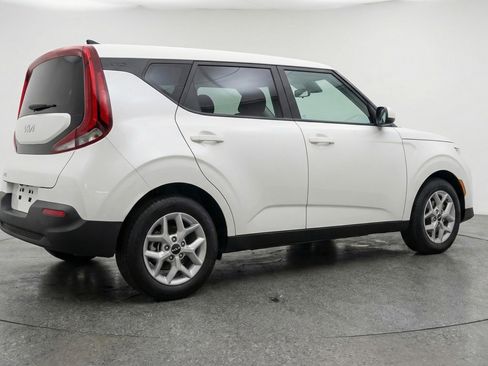 Used 2025 Kia Soul LX w/ LX Technology Package image 9
