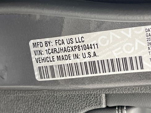 Used 2023 Jeep Grand Cherokee Altitude AWD/4WD image 31