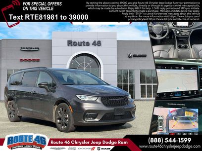 Used 2022 Chrysler Pacifica Limited w/ S Appearance Package