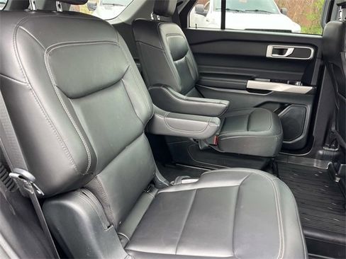 Used 2022 Ford Explorer XLT w/ Equipment Group 202A image 23