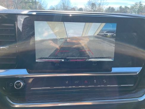 Used 2024 GMC Sierra 2500 SLE w/ SLE Convenience Package image 32