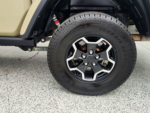 Used 2022 Jeep Gladiator Rubicon w/ LED Lighting Group image 9