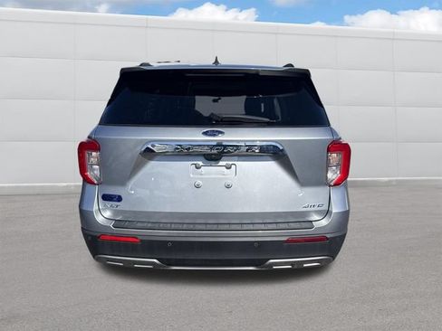 Used 2022 Ford Explorer XLT w/ Equipment Group 202A AWD/4WD image 4