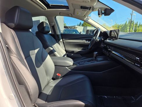 Used 2023 Honda Accord EX-L image 11