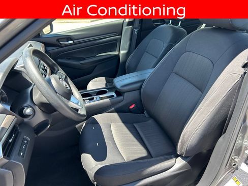 Used 2024 Nissan Altima 2.5 SV FWD image 13