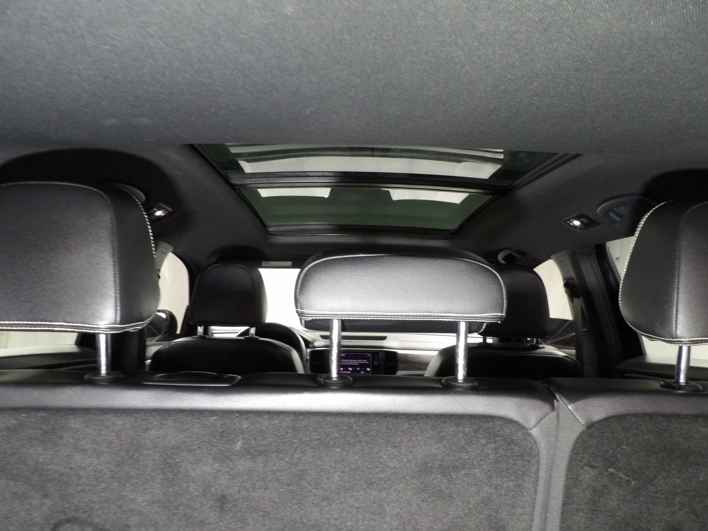 Used 2021 Volkswagen Atlas Cross Sport SE w/ Panoramic Sunroof Package AWD/4WD image 9