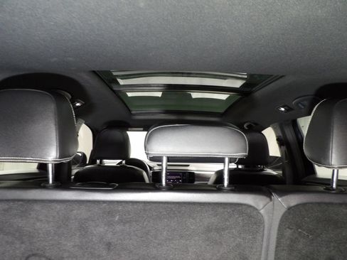 Used 2021 Volkswagen Atlas Cross Sport SE w/ Panoramic Sunroof Package AWD/4WD image 9