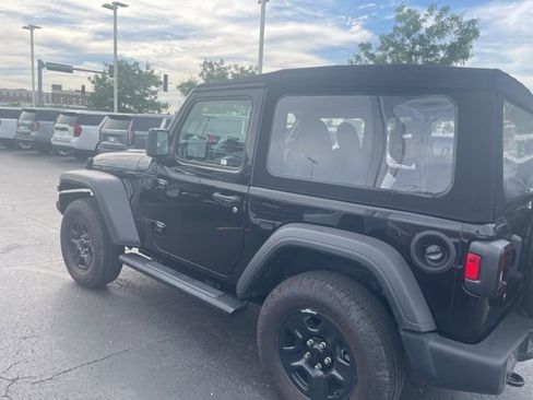 Used 2024 Jeep Wrangler Sport AWD/4WD image 4