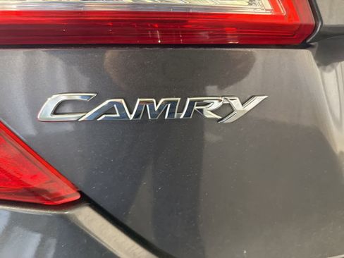 Used 2014 Toyota Camry L image 12