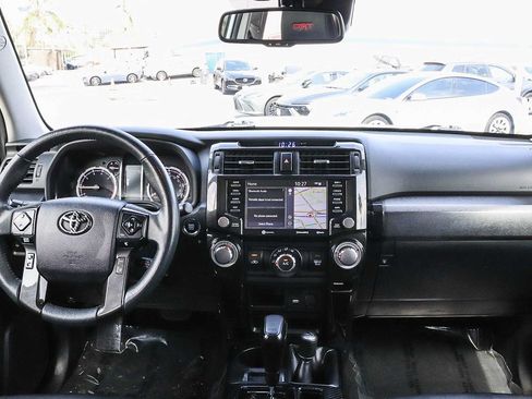 Used 2020 Toyota 4Runner Venture w/ Moonroof Package AWD/4WD image 17