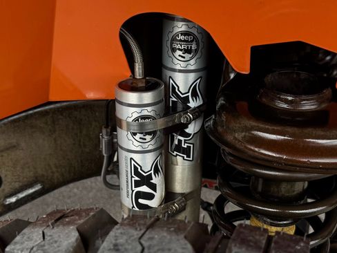 Used 2018 Jeep Wrangler Unlimited Sport S image 90