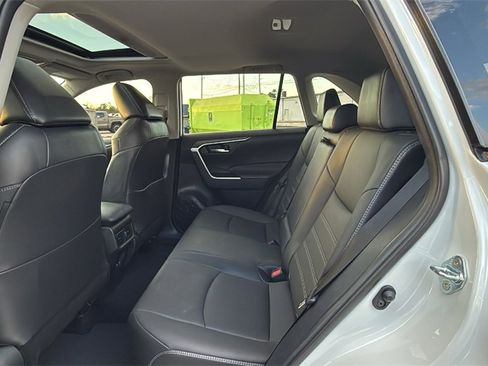 Used 2021 Toyota RAV4 XLE Premium w/ Carpet Mat Package (TMS) image 19