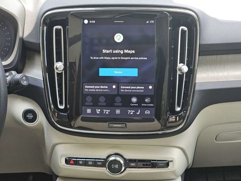 Certified 2023 Volvo XC40 B5 Ultimate w/ Protection Package Premier AWD/4WD image 18
