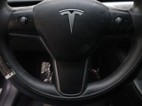 Used 2023 Tesla Model 3 Standard Range image 18