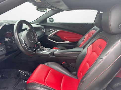 Used 2018 Chevrolet Camaro SS RWD image 11