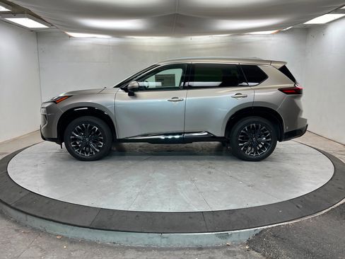 New 2026 Nissan Rogue Platinum w/ Platinum Premium Package image 2