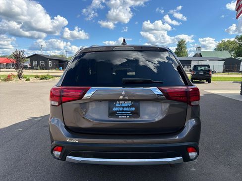 Used 2017 Mitsubishi Outlander SEL AWD/4WD image 5
