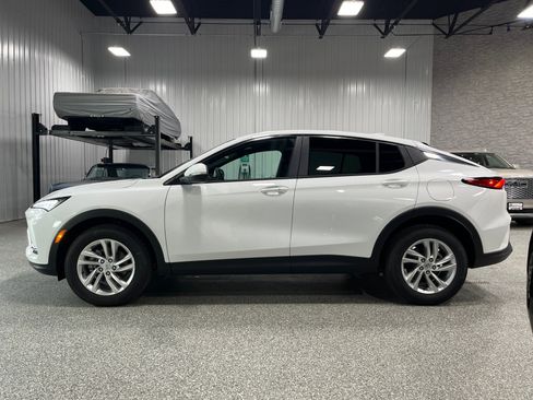 New 2025 Buick Envista Preferred w/ Convenience I Package image 2