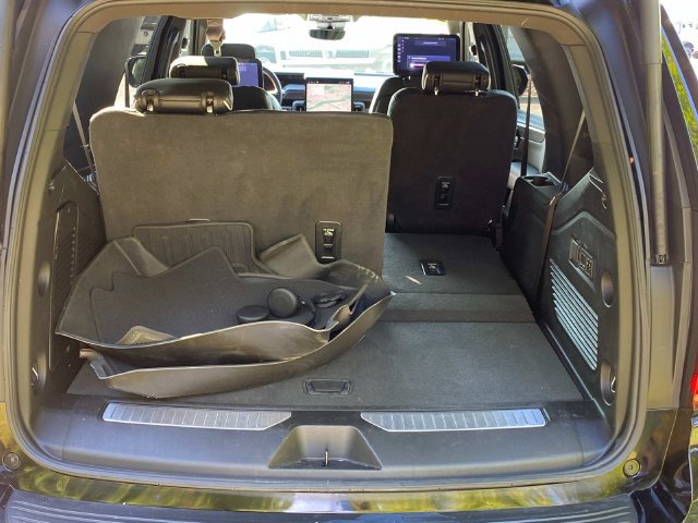 Used 2025 GMC Yukon AT4 Ultimate AWD/4WD image 31
