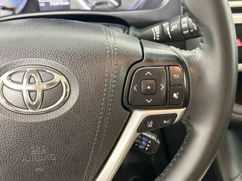 Used 2019 Toyota Highlander XLE AWD/4WD image 20
