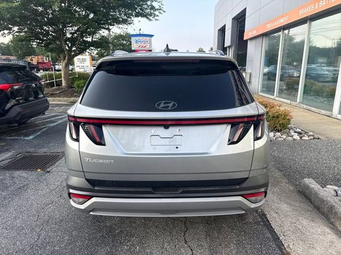 Used 2025 Hyundai Tucson Limited FWD image 5