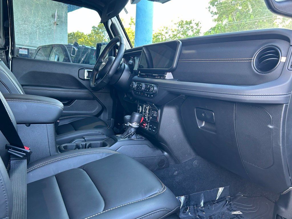 Used 2025 Jeep Wrangler Unlimited Rubicon 392 AWD/4WD image 36