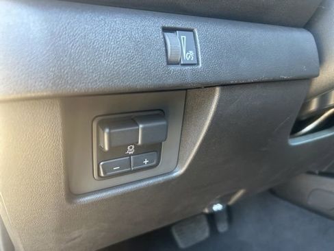 Certified 2024 Chevrolet Colorado Trail Boss w/ Technology Package image 18