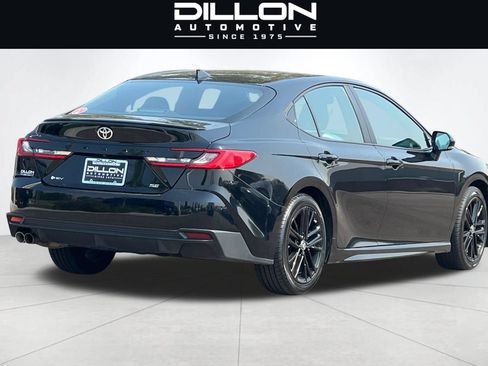 Used 2025 Toyota Camry SE FWD image 4