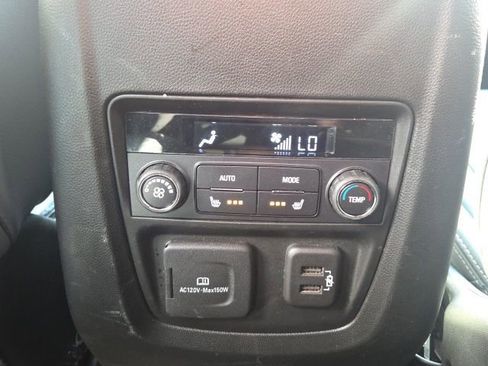 Used 2024 Buick Enclave Premium image 23