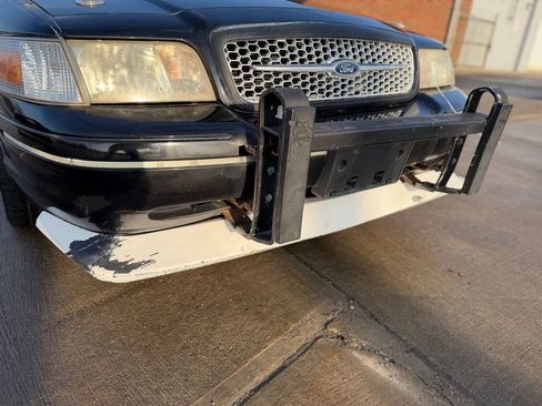 Used 2011 Ford Crown Victoria Police Interceptor w/ Trunk Pack image 4