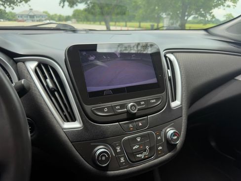 Used 2021 Chevrolet Malibu RS FWD image 16