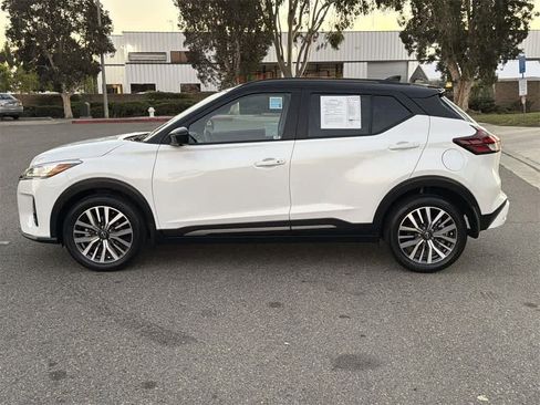 Used 2023 Nissan Kicks SR w/ SR Premium Package image 7