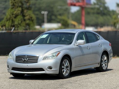 Used 2011 INFINITI M37 w/ Deluxe Touring Pkg RWD image 6