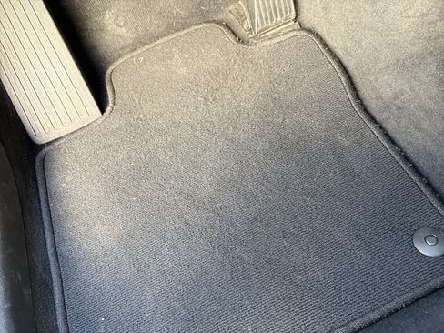 Used 2025 Volvo XC60 B5 Plus w/ Climate Package image 17