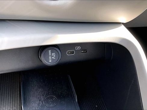 Used 2023 Volvo XC40 B5 Plus w/ Driver Assist Package AWD/4WD image 31