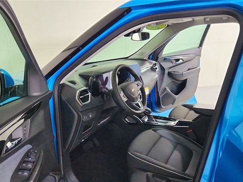 New 2026 Chevrolet TrailBlazer LT w/ LT Cold Weather Package FWD image 27