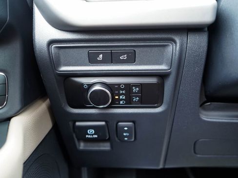 Used 2023 Ford Expedition Max XLT image 26