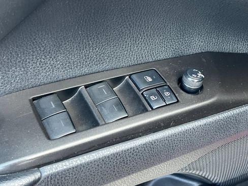 Used 2022 Toyota Camry LE image 13