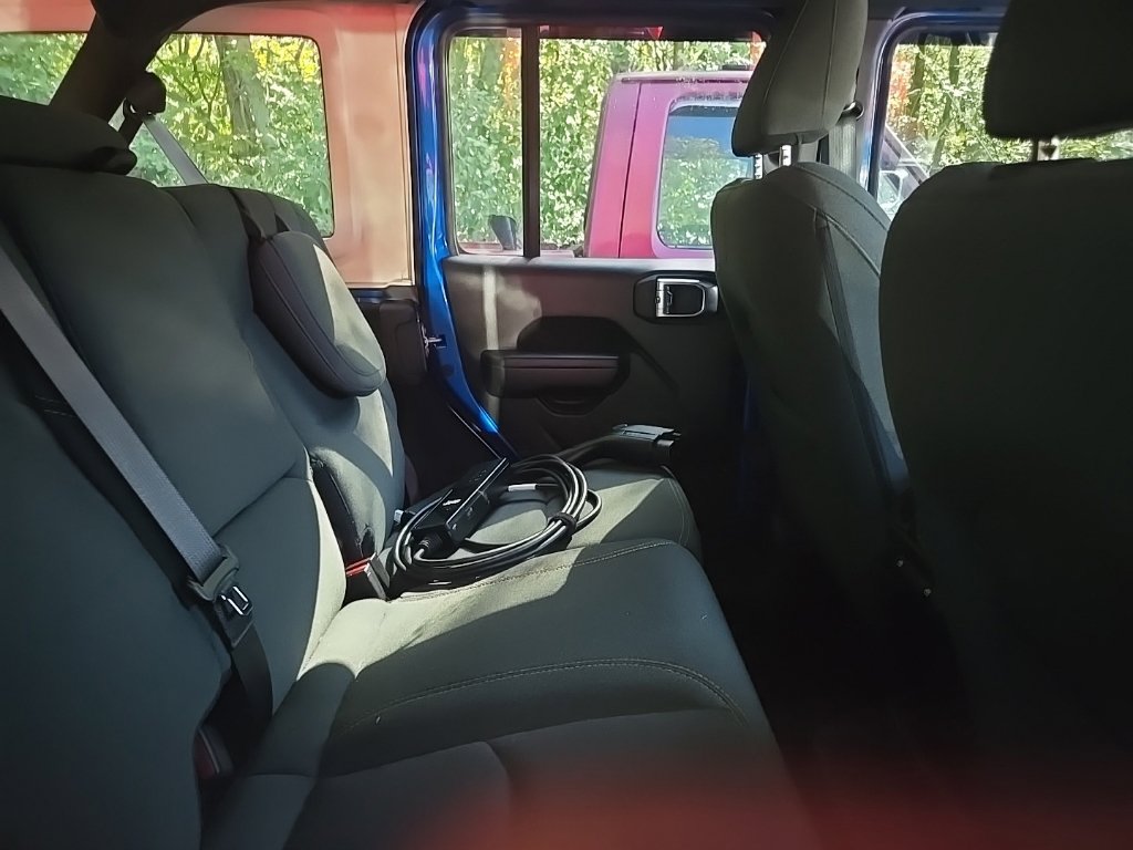 Used 2024 Jeep Wrangler Unlimited AWD/4WD image 12