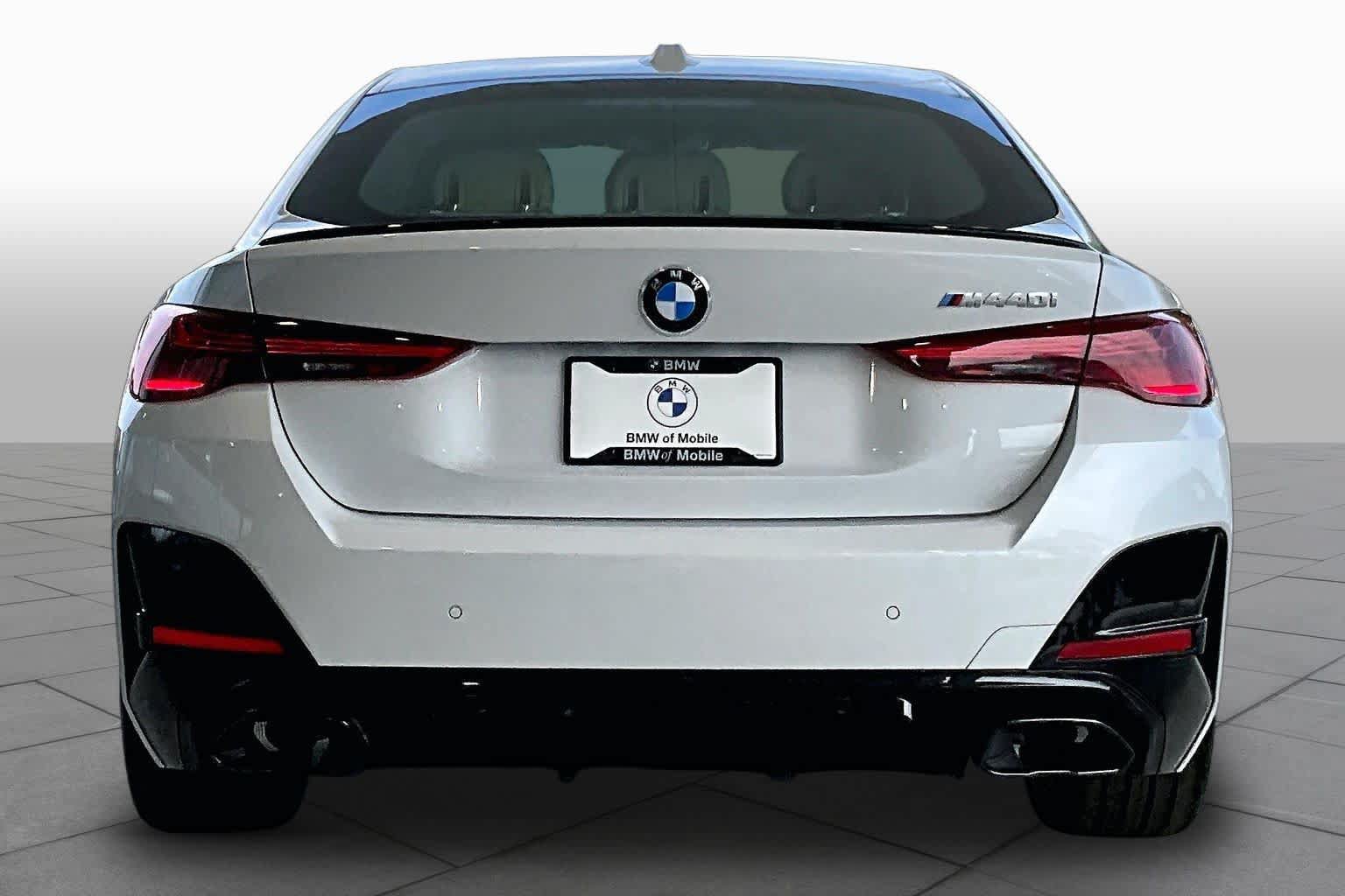 New 2026 BMW M440i w/ Premium Package RWD image 4