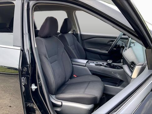 Used 2024 Nissan Rogue S FWD image 8